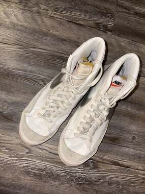 Nike Blazer Mid '77 Vintage White Metallic Silver Sneakers